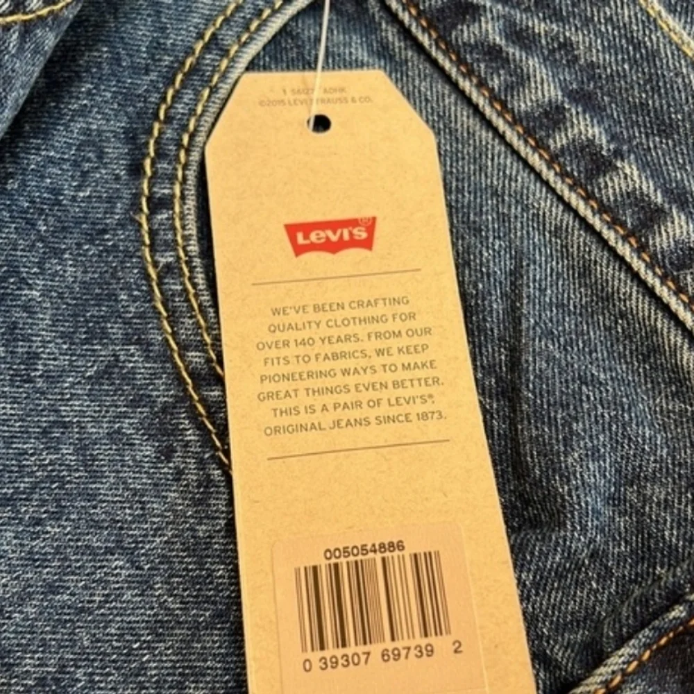 New! Levi’s mens SZ 34/32 regular blue jeans.